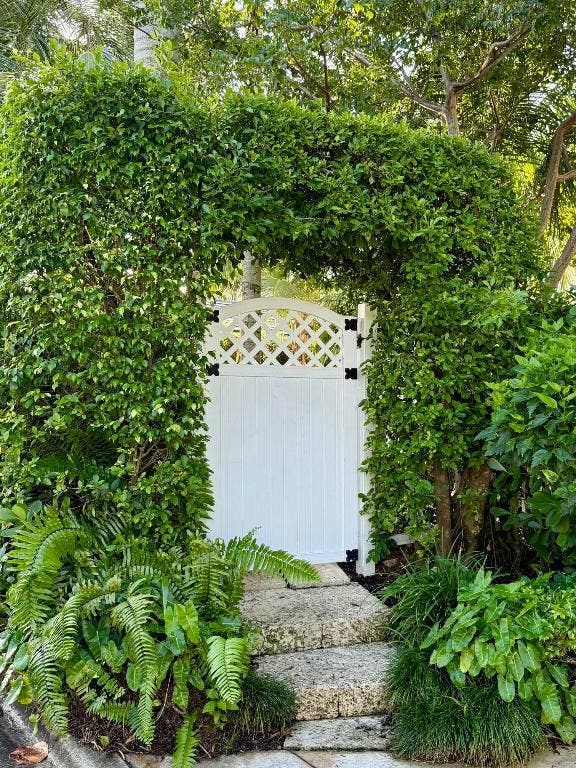 222 Miraflores Drive, Palm Beach, Palm Beach, FL 33480