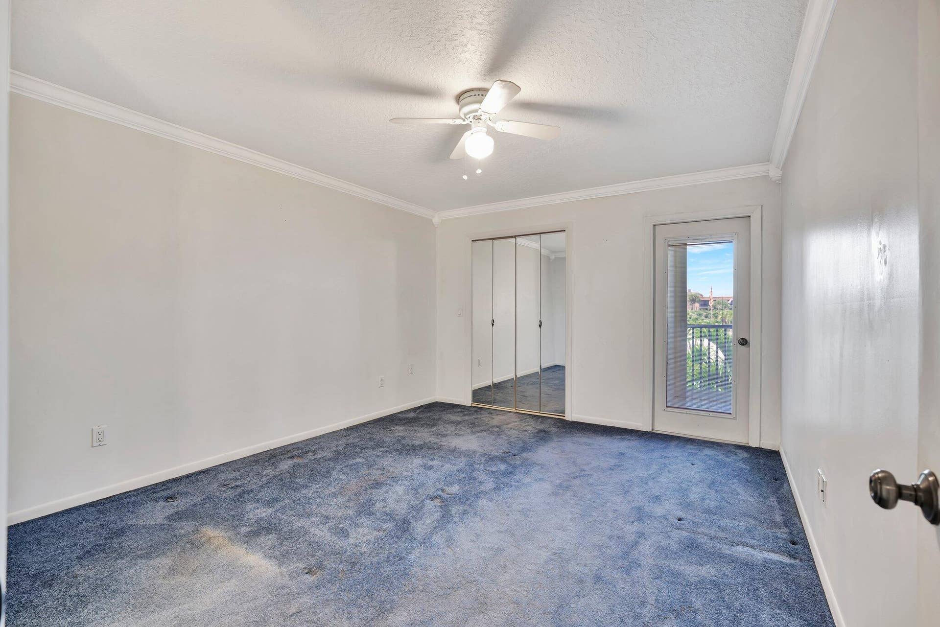 121 Wettaw Lane, #211, North Palm Beach, FL 33408 master bed
