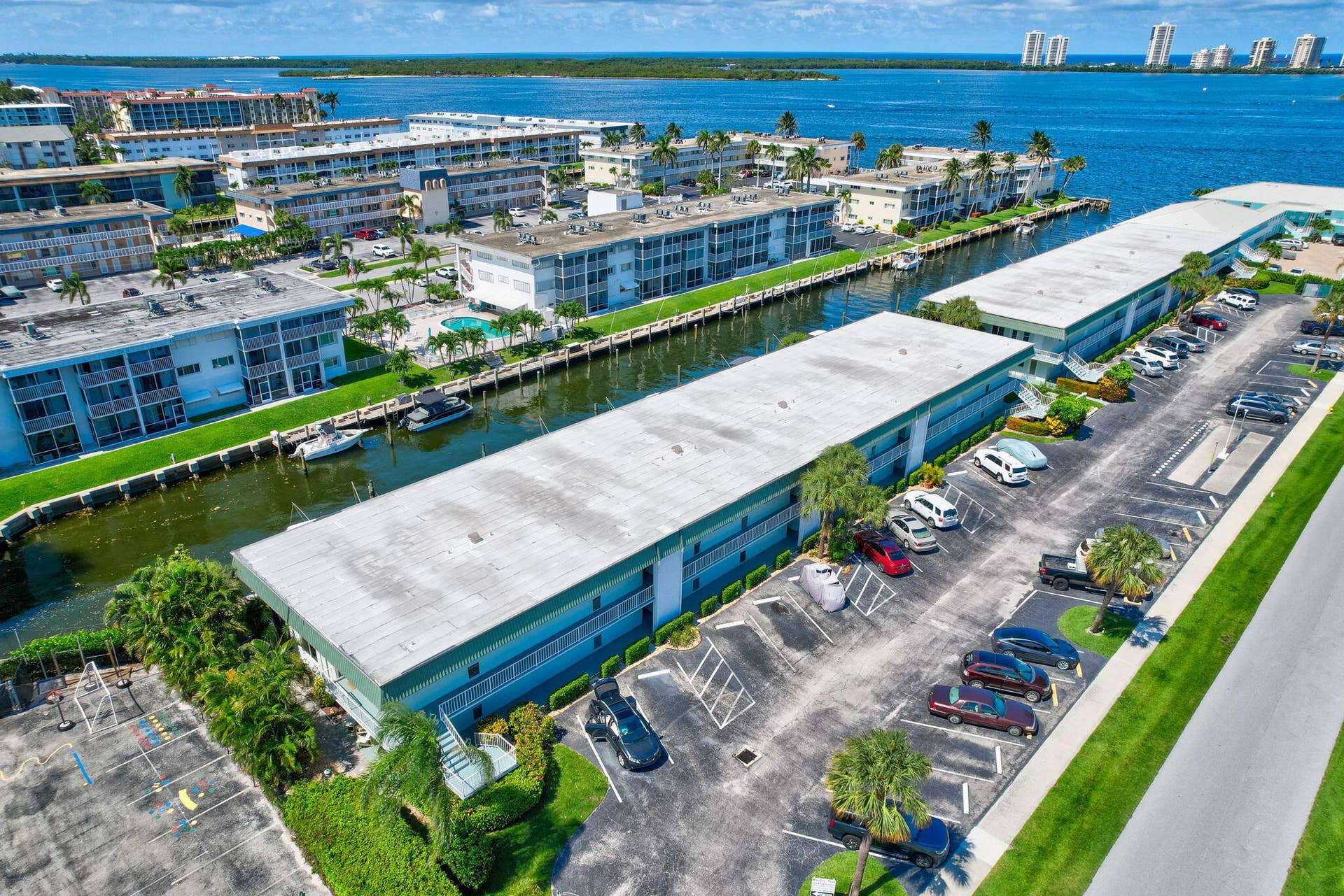 121 Wettaw Lane, #211, North Palm Beach, FL 33408 AERIAL VIEW