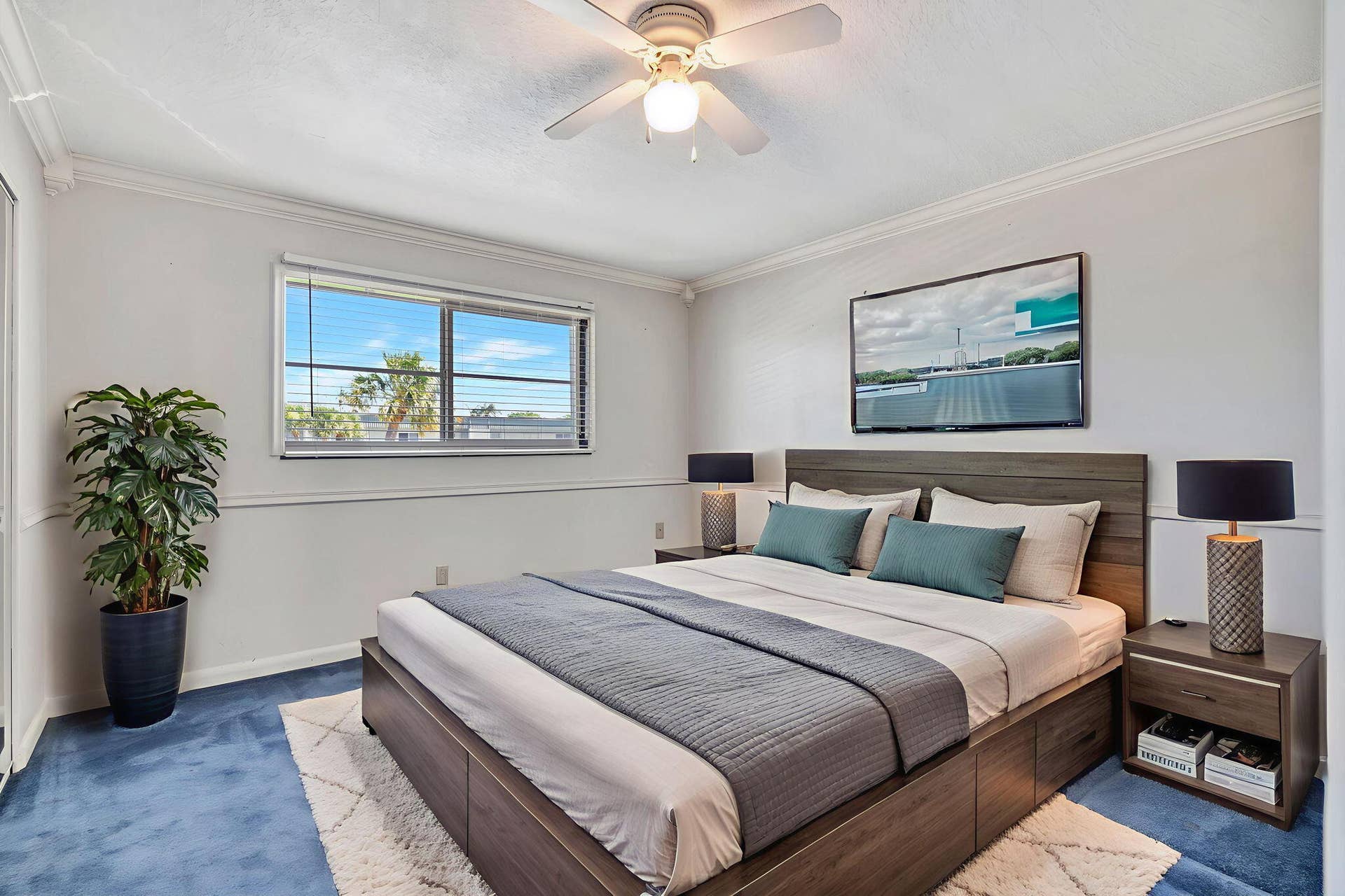 121 Wettaw Lane, #211, North Palm Beach, FL 33408 guest bed