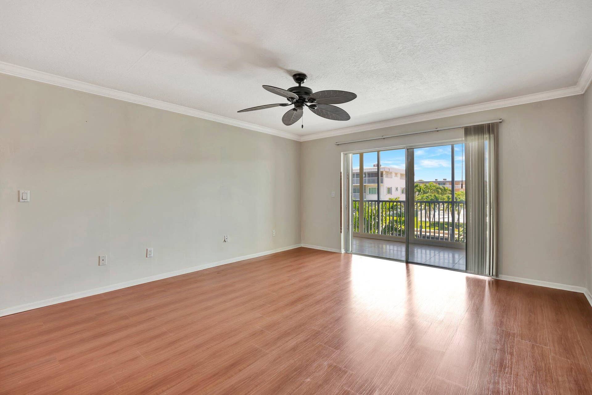 121 Wettaw Lane, #211, North Palm Beach, FL 33408 living