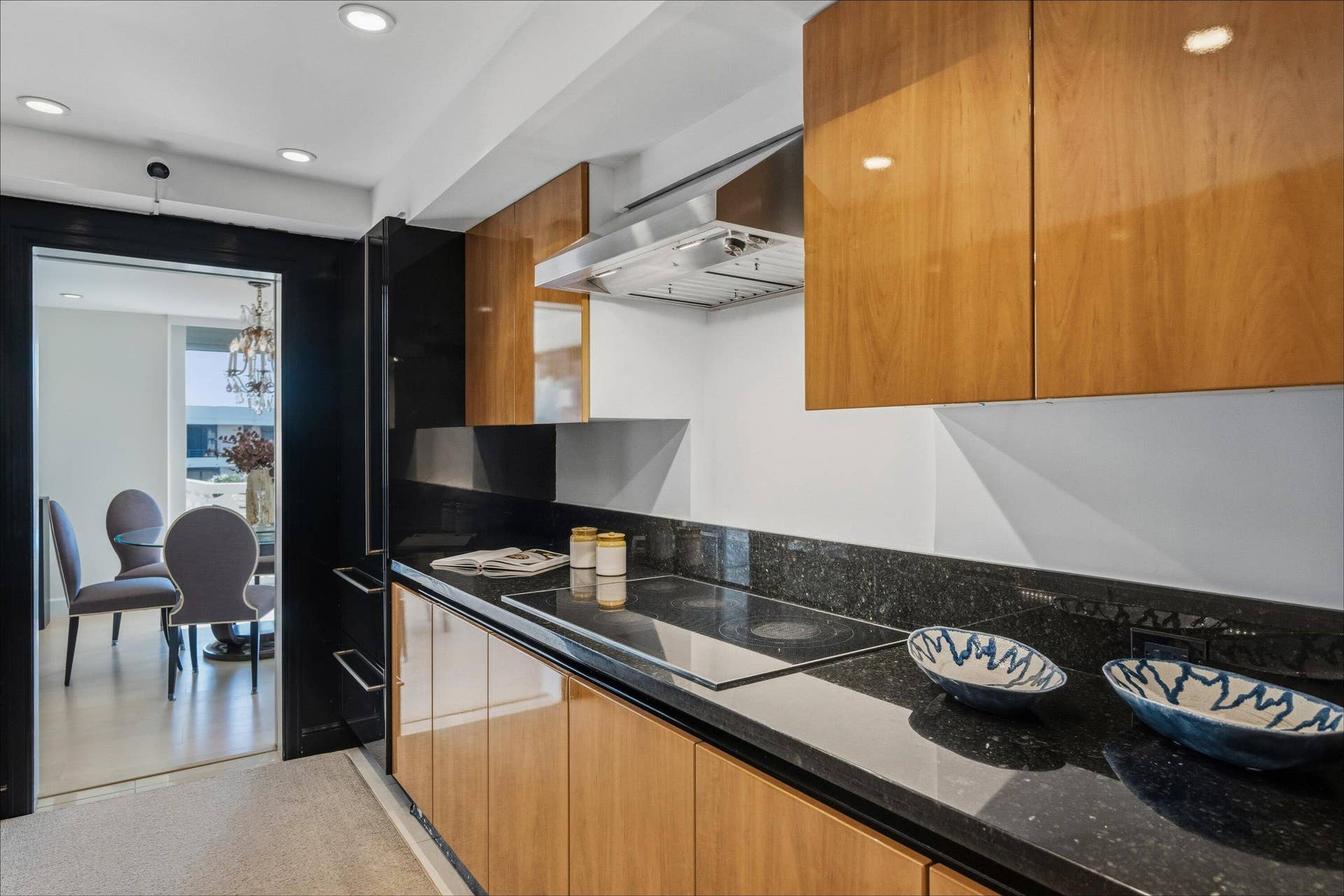 100 Sunrise Avenue, #520/521, Palm Beach, FL 33480 Kitchen