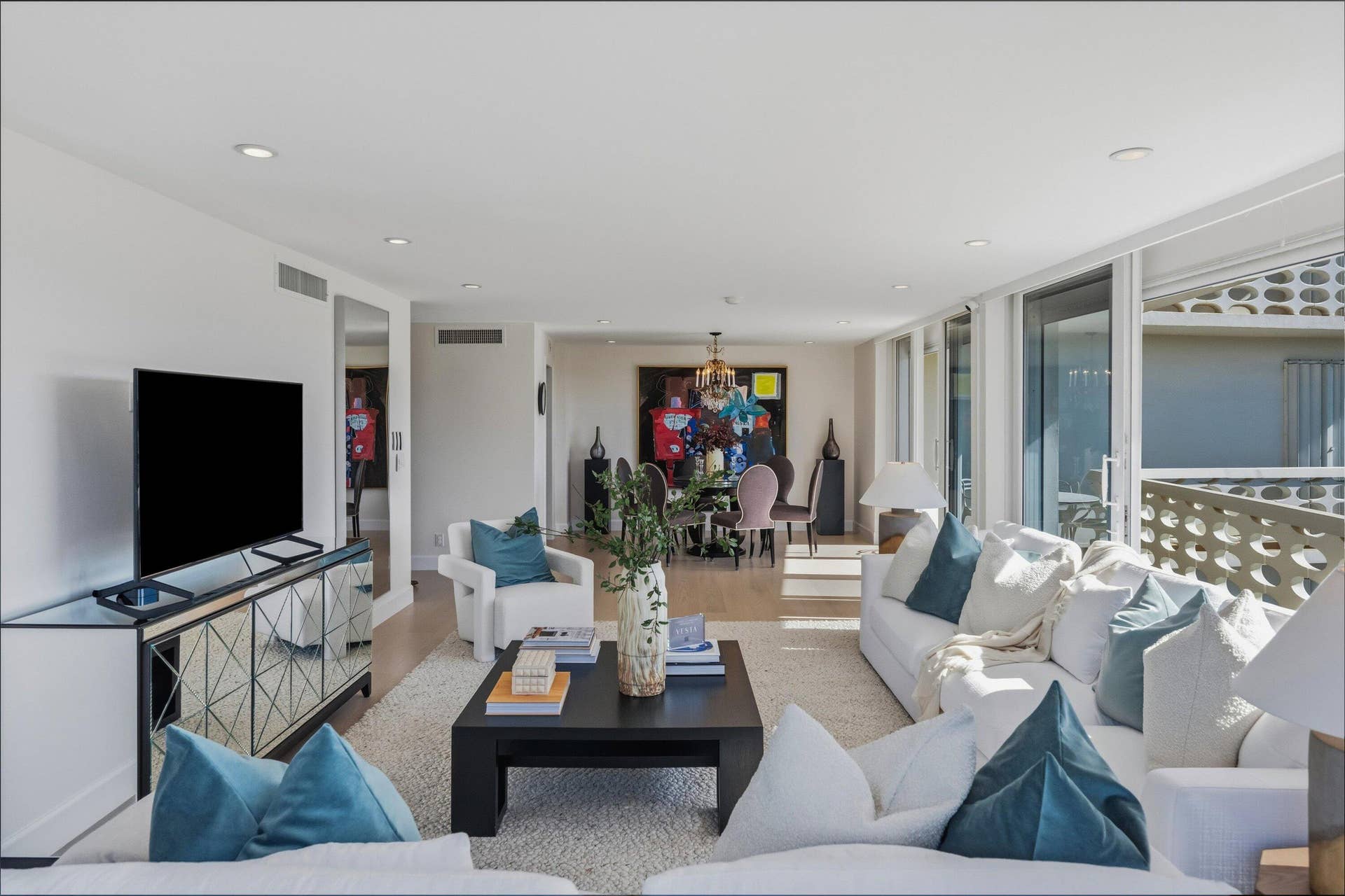 100 Sunrise Avenue, #520/521, Palm Beach, FL 33480 Living Room