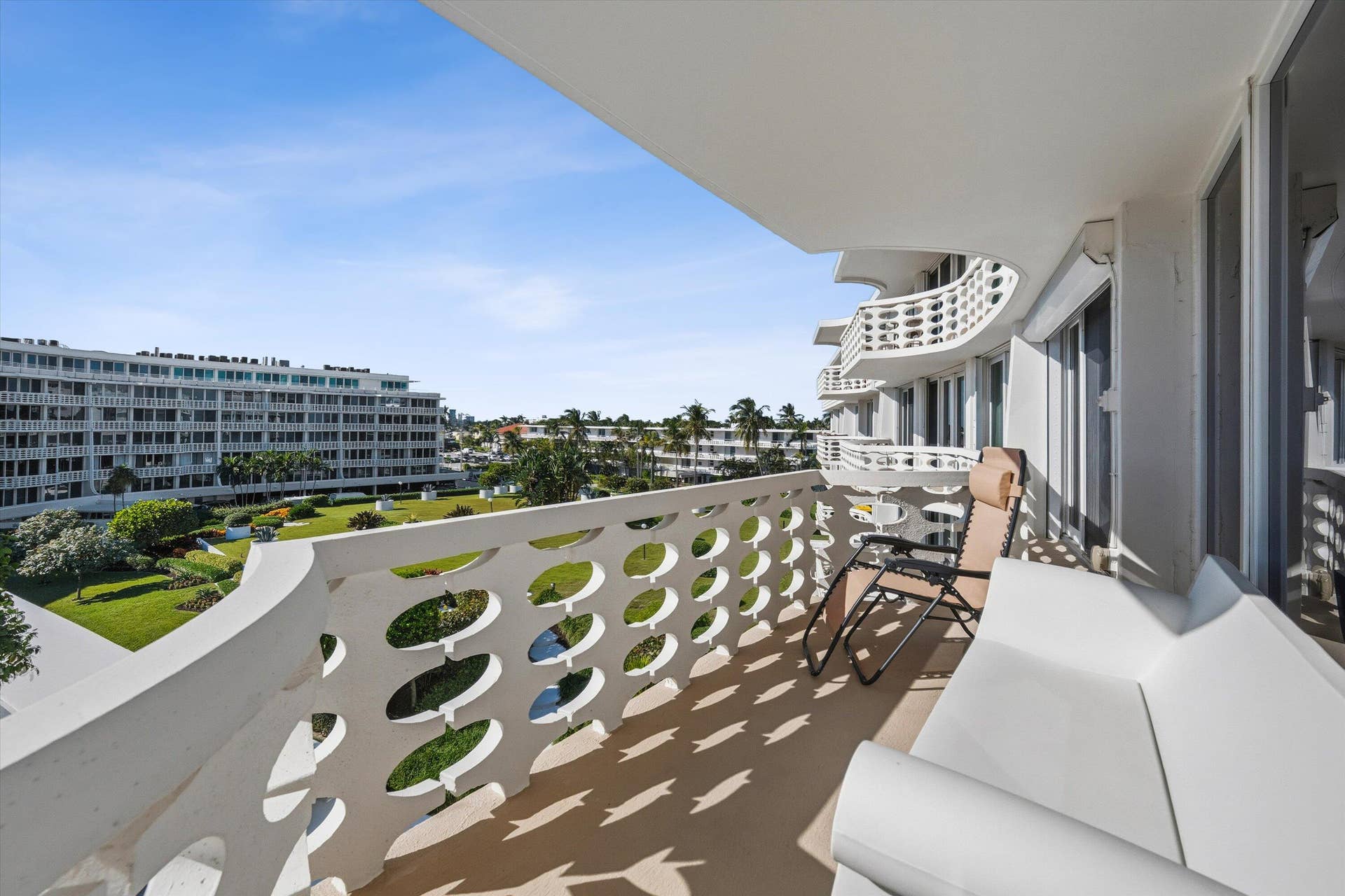 100 Sunrise Avenue, #520/521, Palm Beach, FL 33480 Balcony
