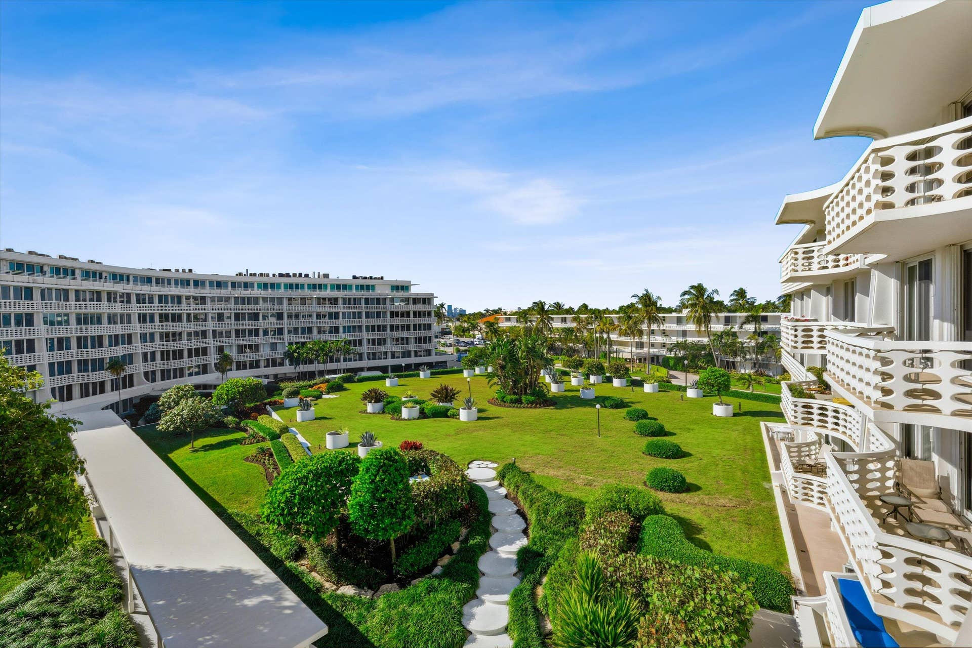 100 Sunrise Avenue, #520/521, Palm Beach, FL 33480 Balcony