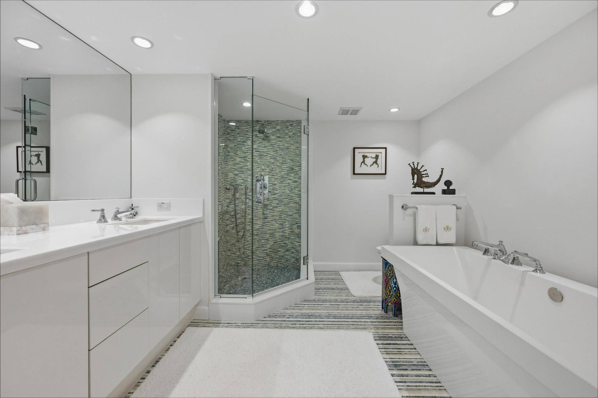 100 Sunrise Avenue, #520/521, Palm Beach, FL 33480 Primary Bathroom