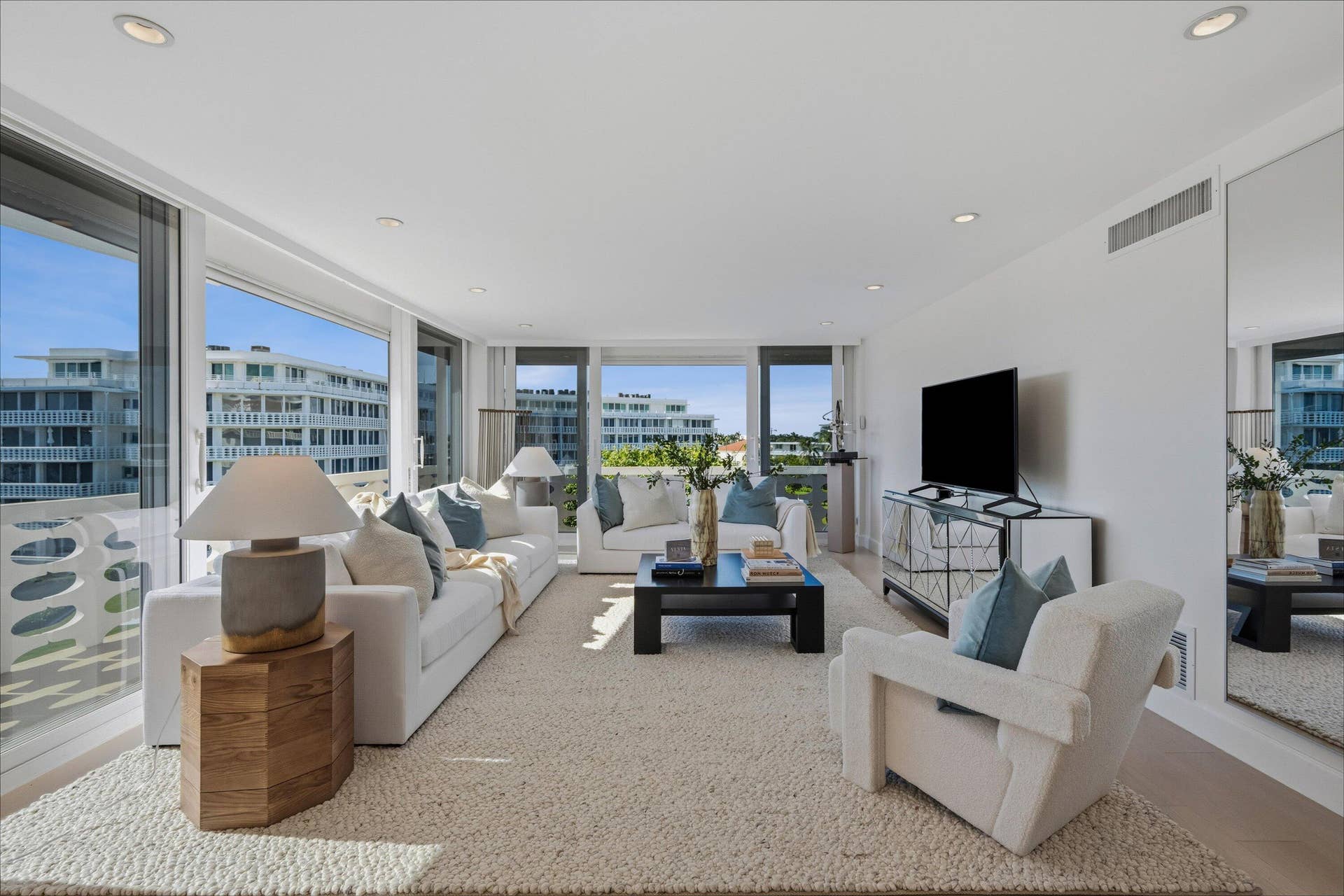 100 Sunrise Avenue, #520/521, Palm Beach, FL 33480 Living Room