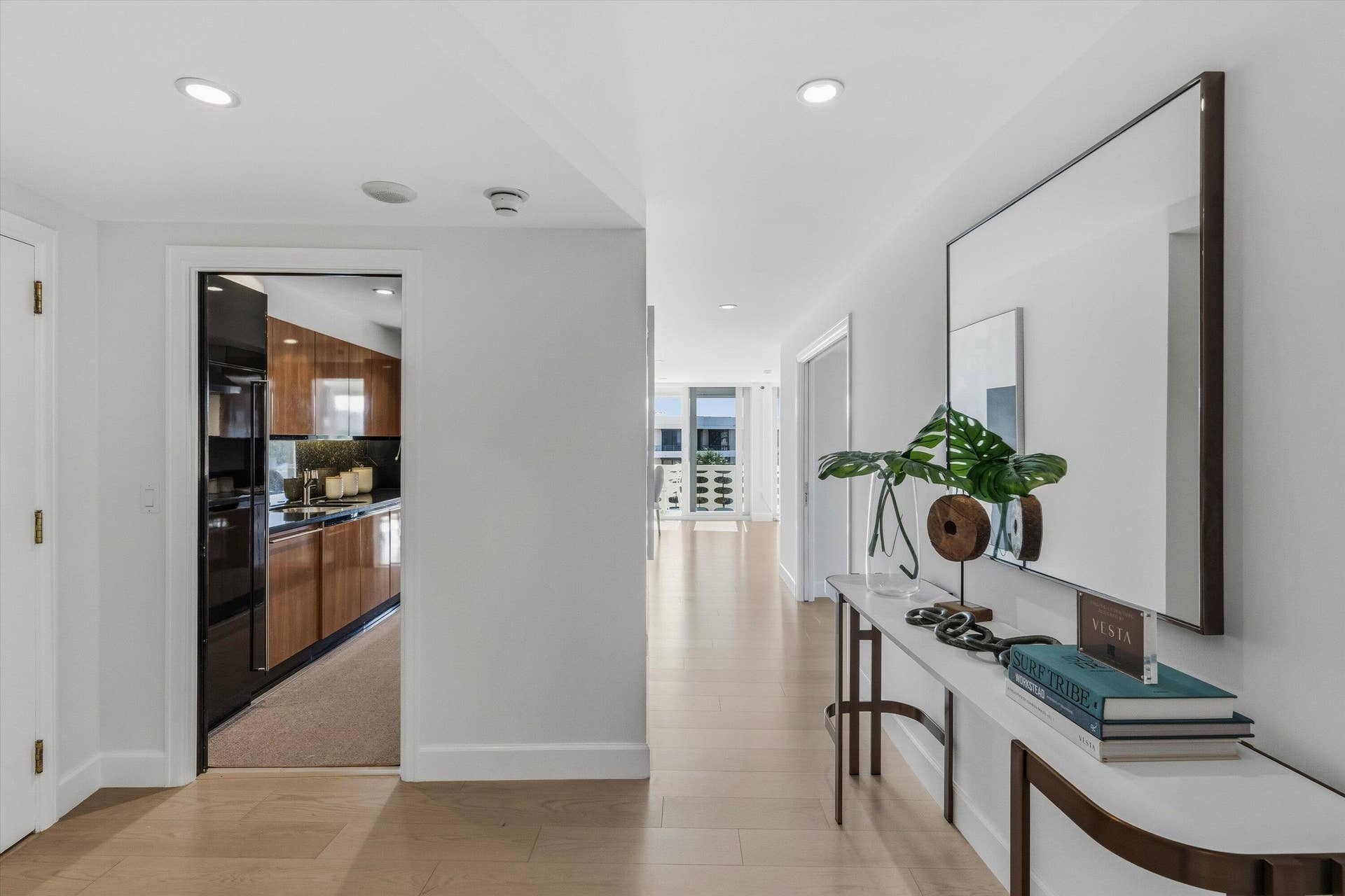 100 Sunrise Avenue, #520/521, Palm Beach, FL 33480 Entry/Foyer
