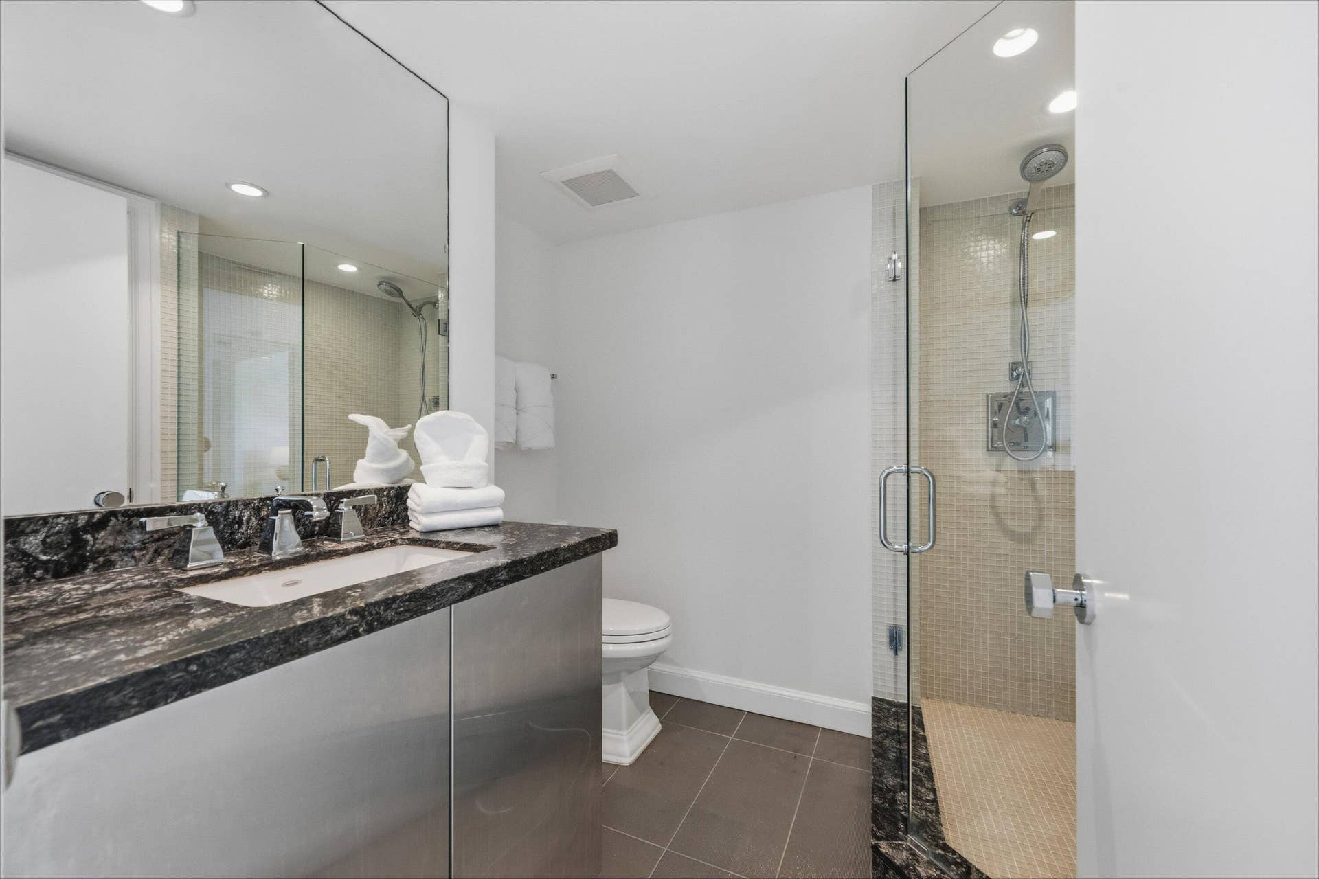 100 Sunrise Avenue, #520/521, Palm Beach, FL 33480 EnSuite