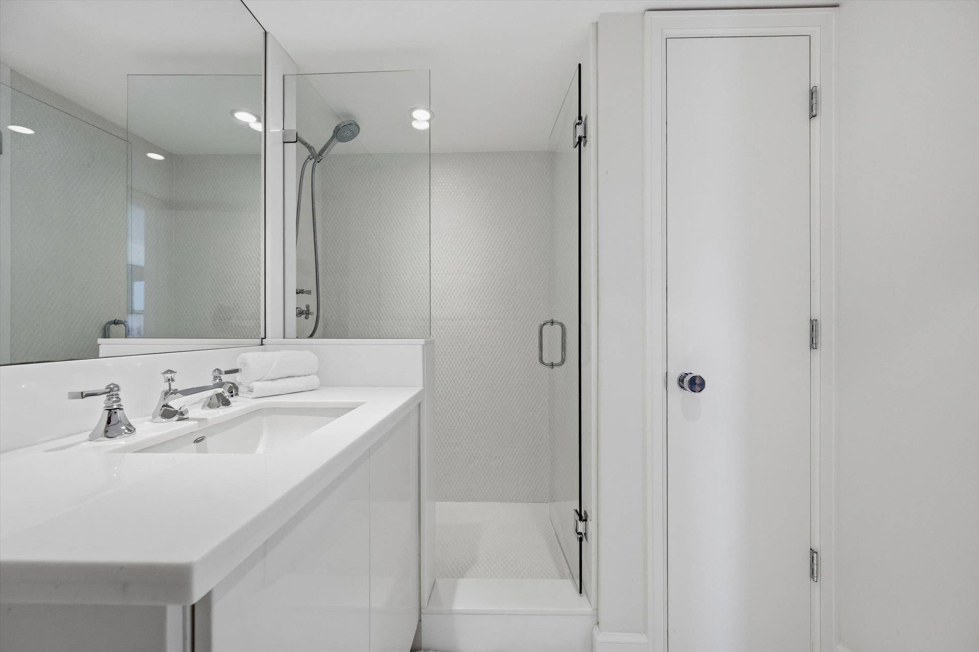 100 Sunrise Avenue, #520/521, Palm Beach, FL 33480 EnSuite
