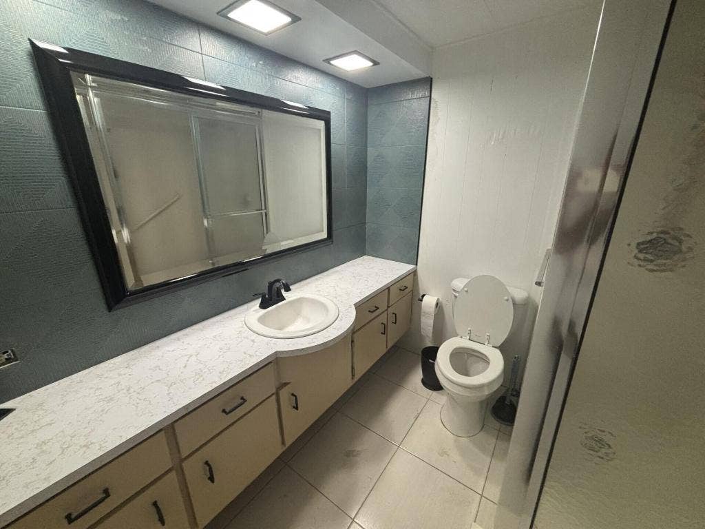 562 NE 47th St, Lot 393, Deerfield Beach, FL 33064 562 NE 47th St, Lot 393, Deerfield Beach, FL 33064