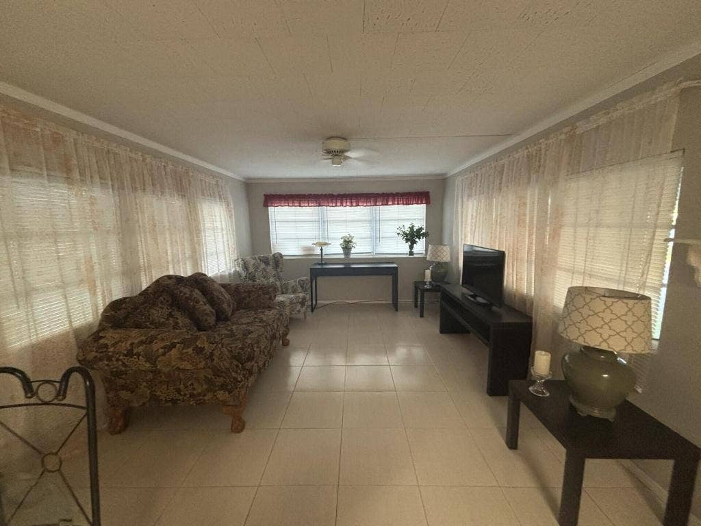 562 NE 47th St, Lot 393, Deerfield Beach, FL 33064 562 NE 47th St, Lot 393, Deerfield Beach, FL 33064