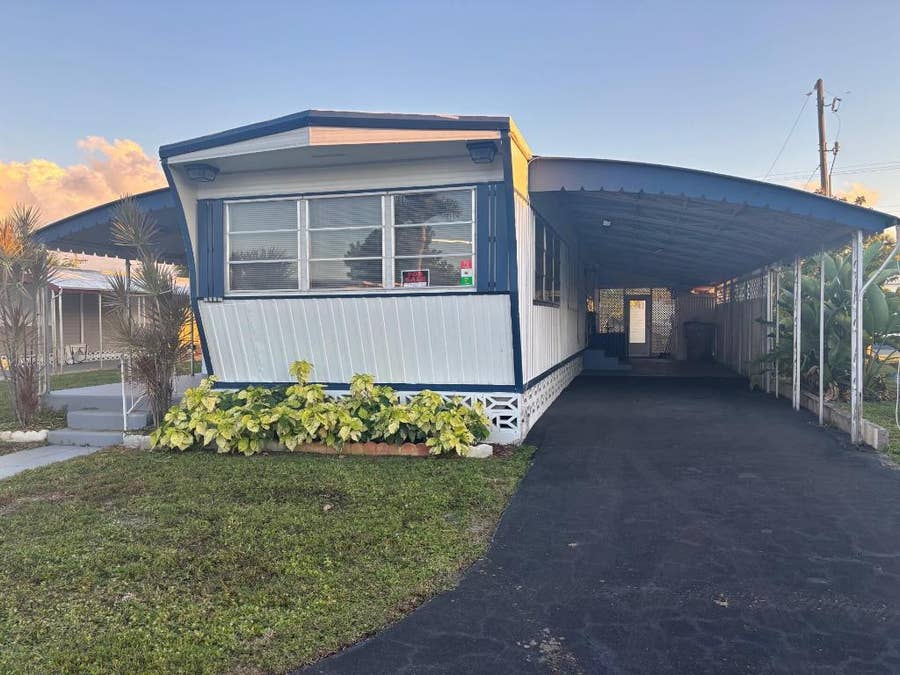 Property photo for 562 NE 47th St, Lot 393, Deerfield Beach, FL