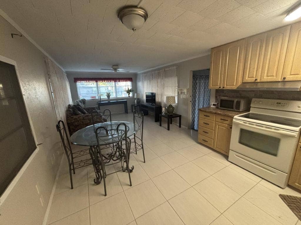 562 NE 47th St, Lot 393, Deerfield Beach, FL 33064 562 NE 47th St, Lot 393, Deerfield Beach, FL 33064