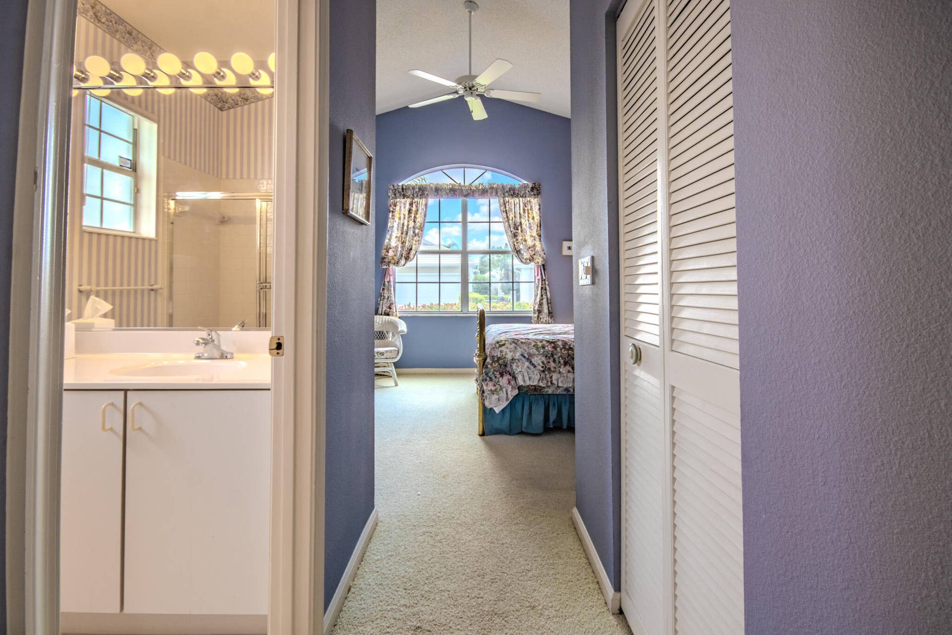 Hall to guest bedroom