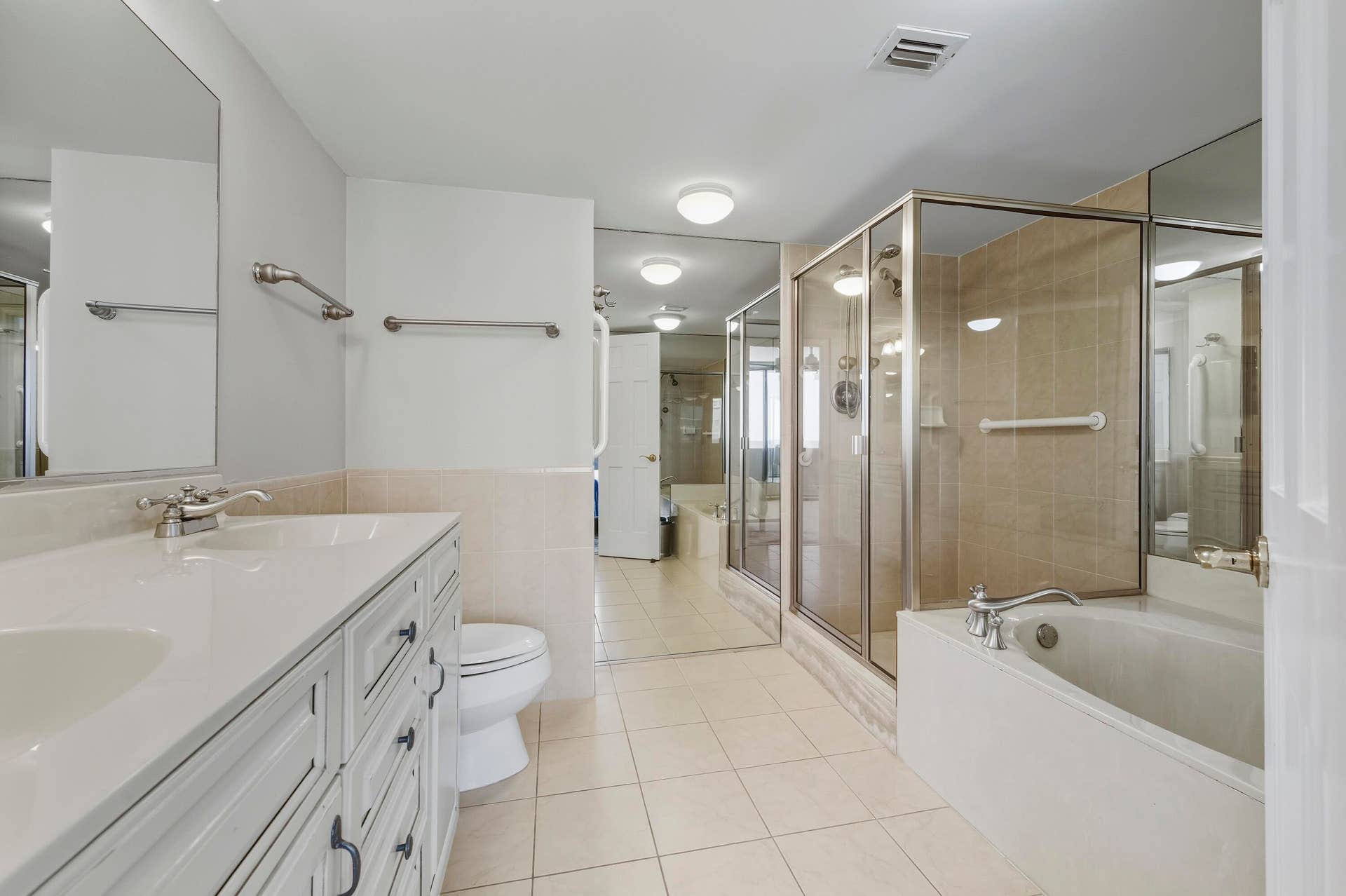 4200 N Ocean Drive, #1-1705, Singer Island, FL 33404 _DSC3939