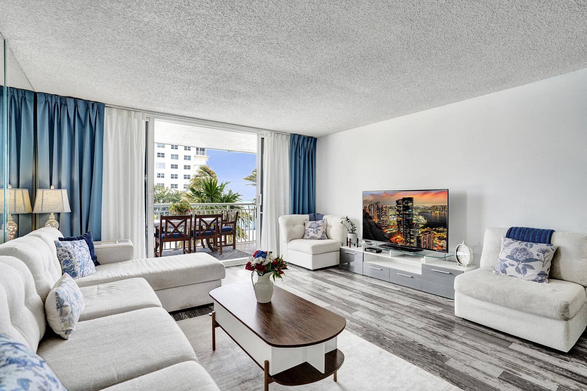 3546 S Ocean Boulevard, #327, South Palm Beach, FL 33480 Living Room