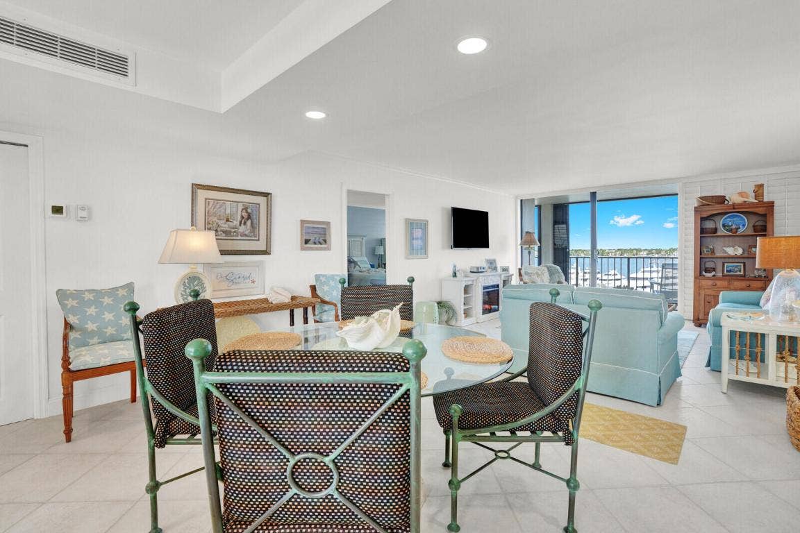 132 Lakeshore Drive, #617, North Palm Beach, FL 33408 132 Lakeshore Drive, #617, North Palm Beach, FL 33408