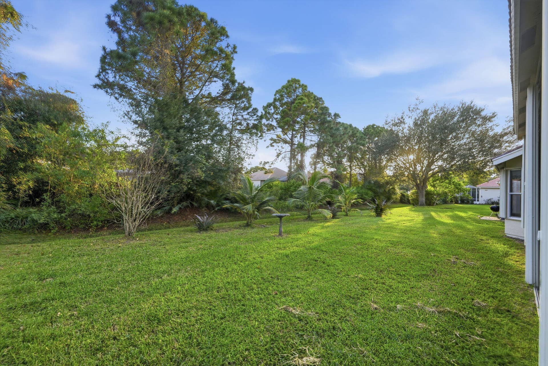 42-web-or-mls-665-sw-lake-charles-cir