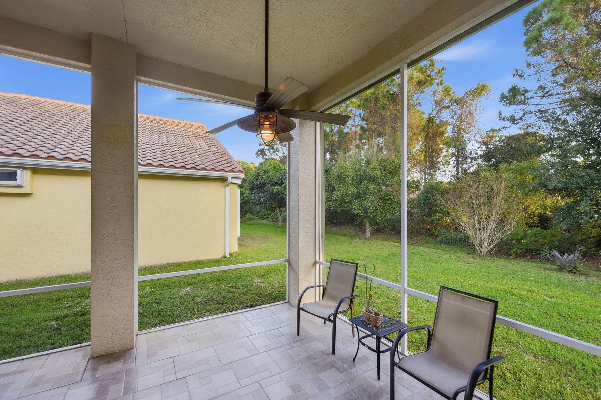 38-web-or-mls-665-sw-lake-charles-cir