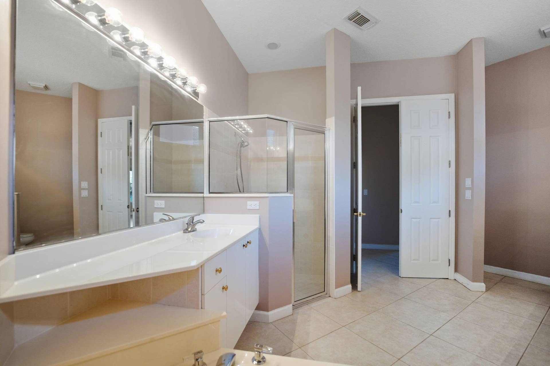 34-web-or-mls-665-sw-lake-charles-cir