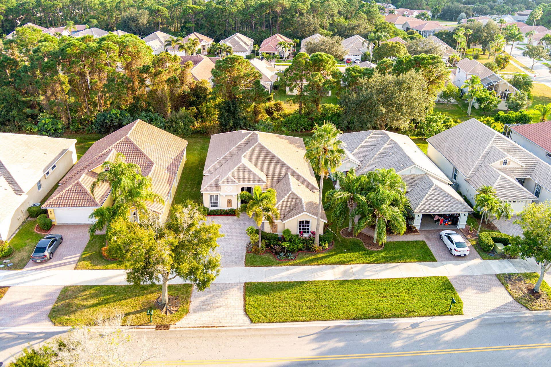 50-web-or-mls-665-sw-lake-charles-cir
