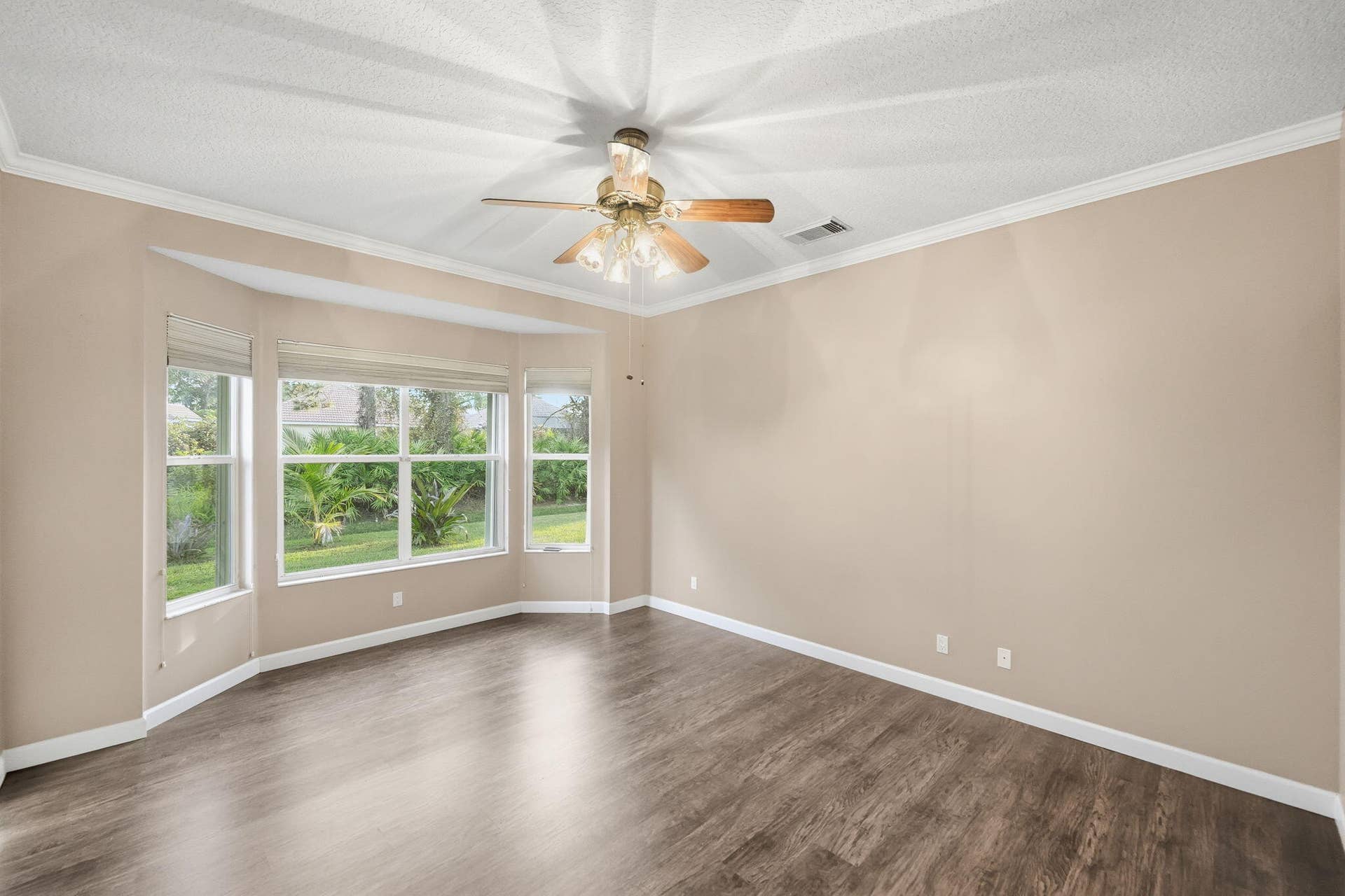 27-web-or-mls-665-sw-lake-charles-cir