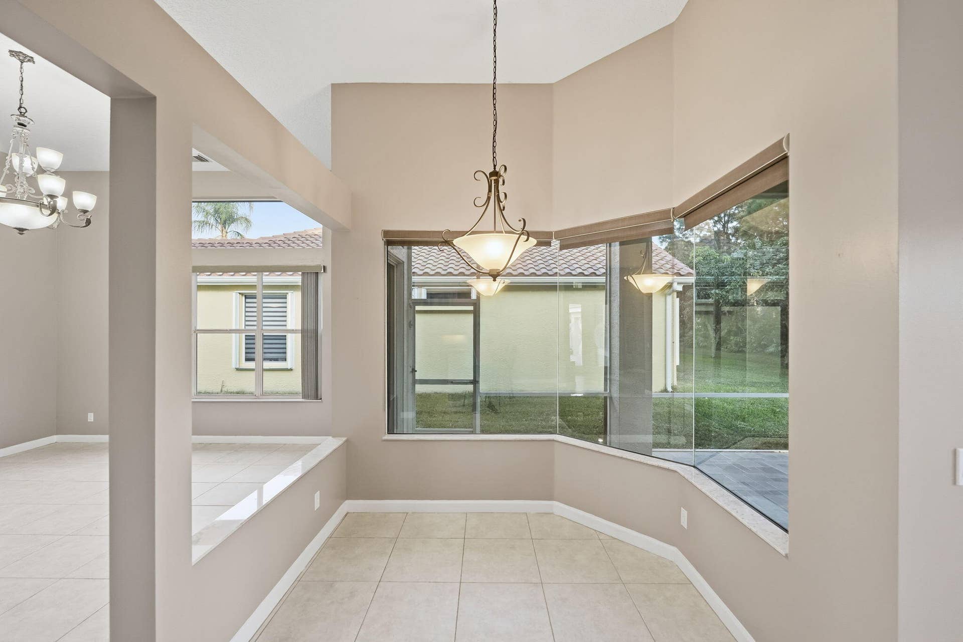 37-web-or-mls-665-sw-lake-charles-cir