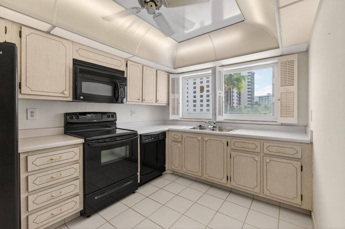 3300 S Ocean Boulevard, #320-c, Highland Beach, FL 33487