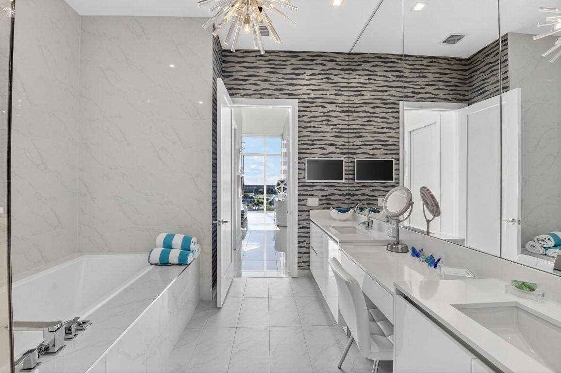 20155 Boca West Drive, #Ph-b904, Boca Raton, FL 33434