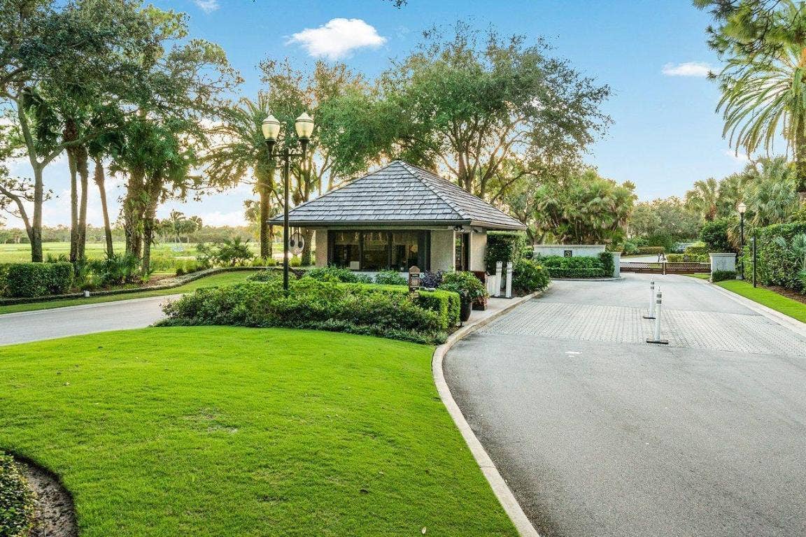 13201 Oakmeade, Palm Beach Gardens, FL 33418 13201 Oakmeade, Palm Beach Gardens, FL 33418