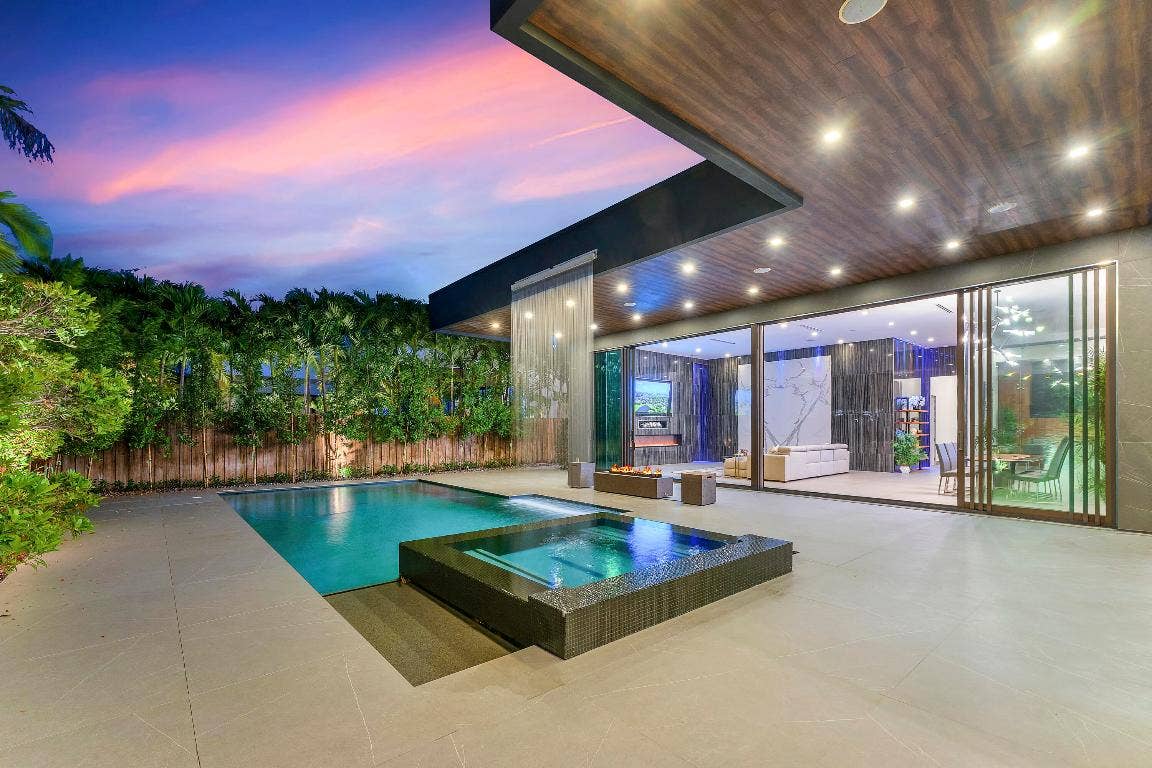 2401 NE 13th Street, Fort Lauderdale, FL 33304 2401 NE 13th Street, Fort Lauderdale, FL 33304