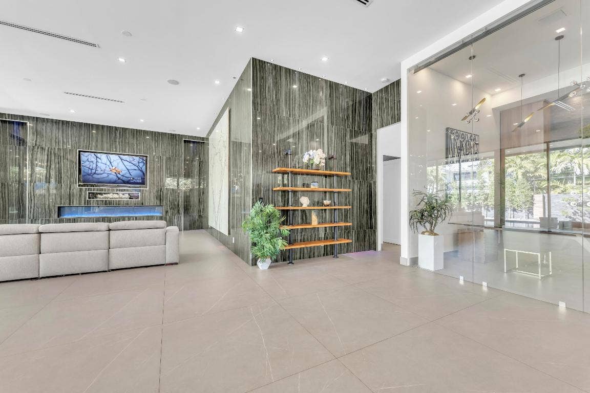2401 NE 13th Street, Fort Lauderdale, FL 33304 2401 NE 13th Street, Fort Lauderdale, FL 33304