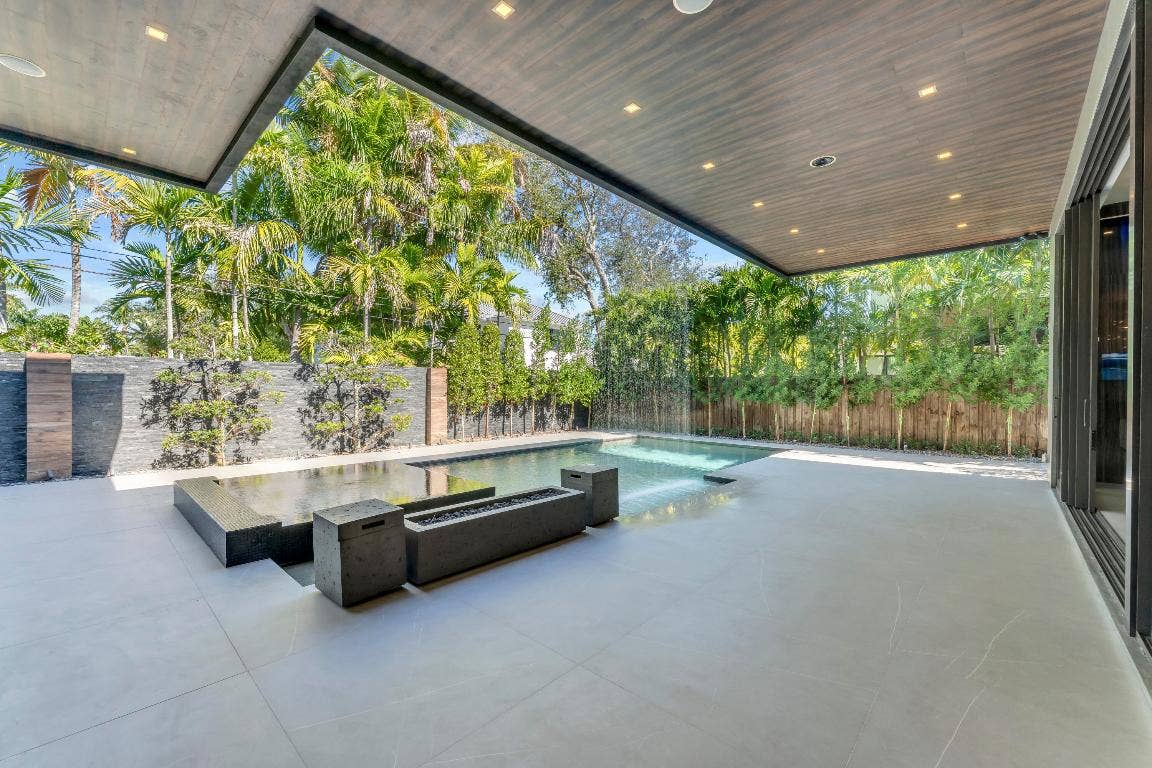 2401 NE 13th Street, Fort Lauderdale, FL 33304 2401 NE 13th Street, Fort Lauderdale, FL 33304