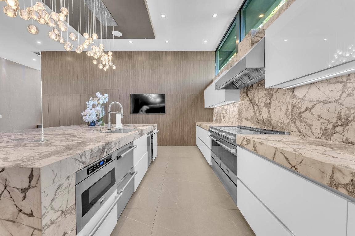 2401 NE 13th Street, Fort Lauderdale, FL 33304 2401 NE 13th Street, Fort Lauderdale, FL 33304