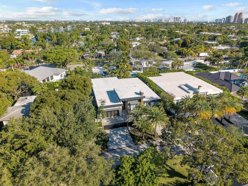 2401 NE 13th Street, Fort Lauderdale, FL 33304 2401 NE 13th Street, Fort Lauderdale, FL 33304
