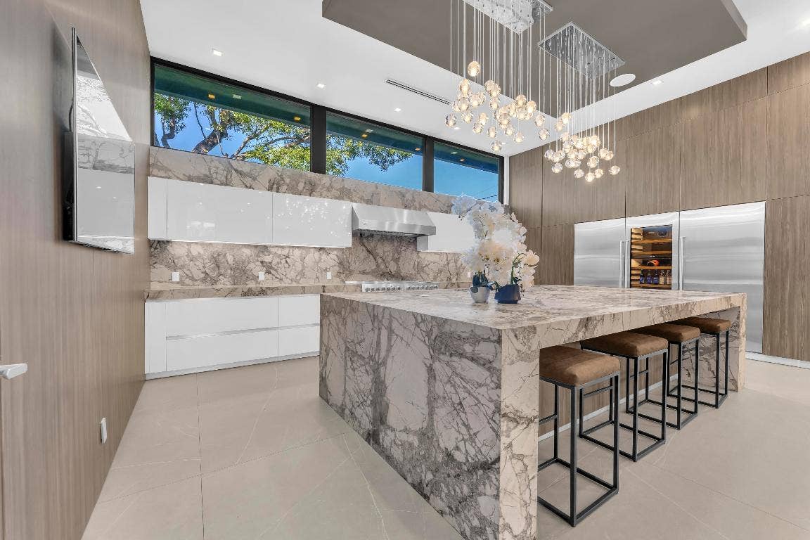 2401 NE 13th Street, Fort Lauderdale, FL 33304 2401 NE 13th Street, Fort Lauderdale, FL 33304