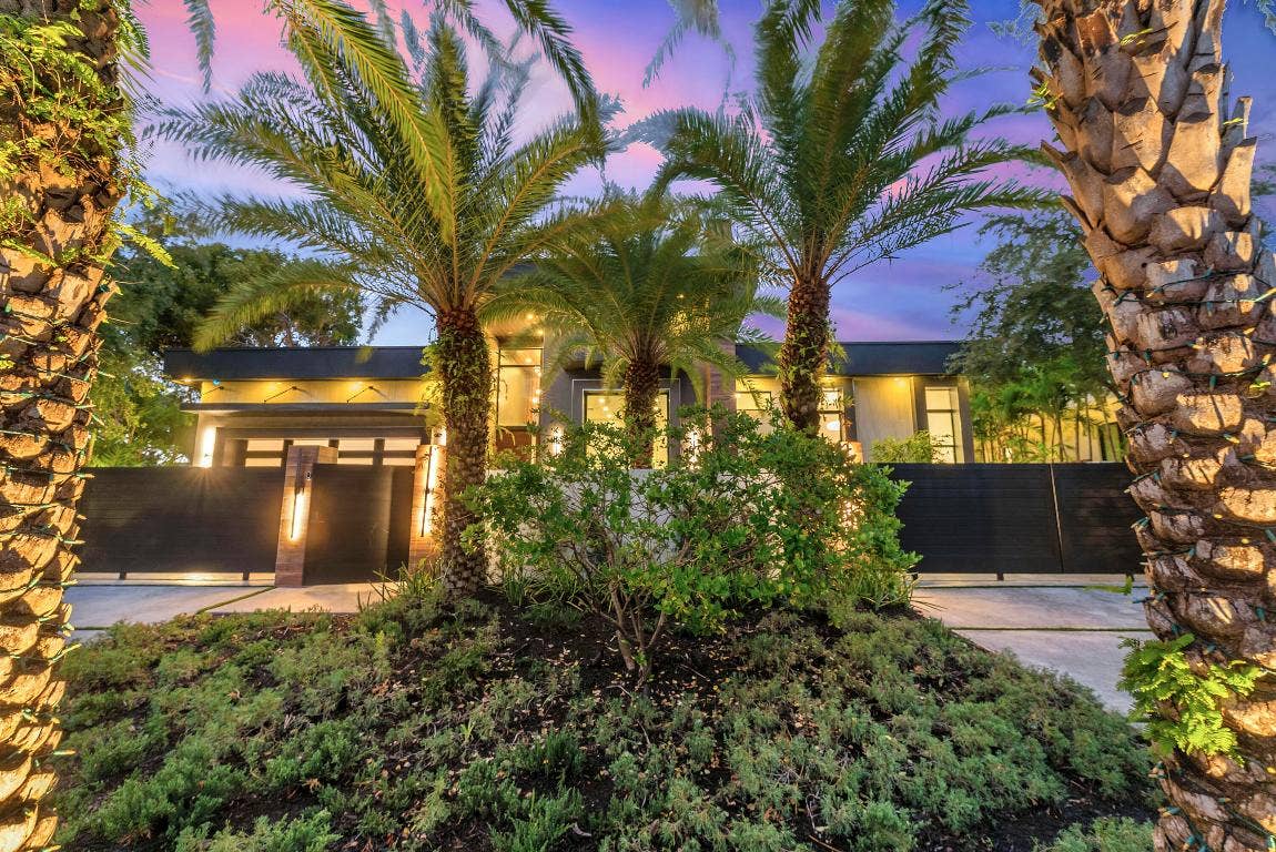 2401 NE 13th Street, Fort Lauderdale, FL 33304 2401 NE 13th Street, Fort Lauderdale, FL 33304