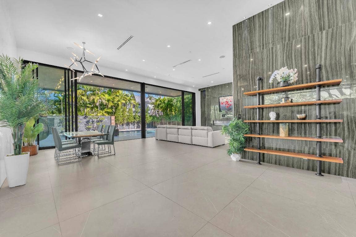 2401 NE 13th Street, Fort Lauderdale, FL 33304 2401 NE 13th Street, Fort Lauderdale, FL 33304