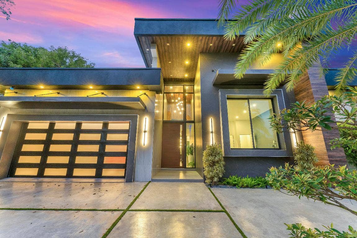 2401 NE 13th Street, Fort Lauderdale, FL 33304 2401 NE 13th Street, Fort Lauderdale, FL 33304
