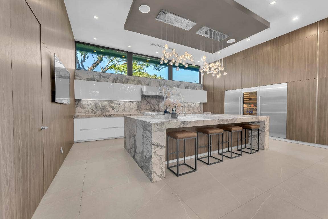 2401 NE 13th Street, Fort Lauderdale, FL 33304 2401 NE 13th Street, Fort Lauderdale, FL 33304