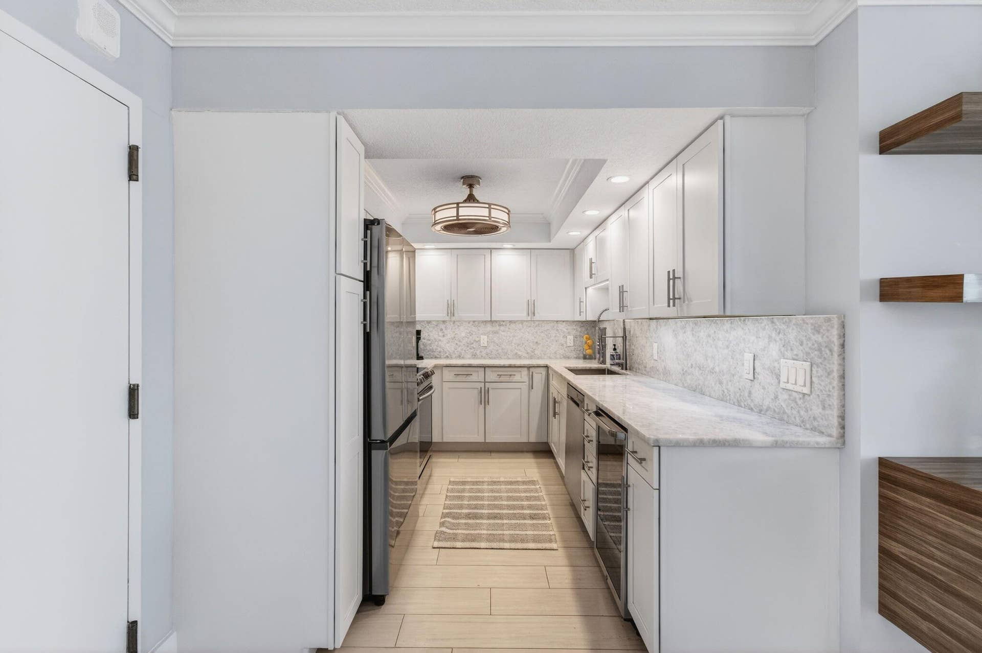 4511 S Ocean Boulevard, #403, Highland Beach, FL 33487 SPACIOUS KITCHEN