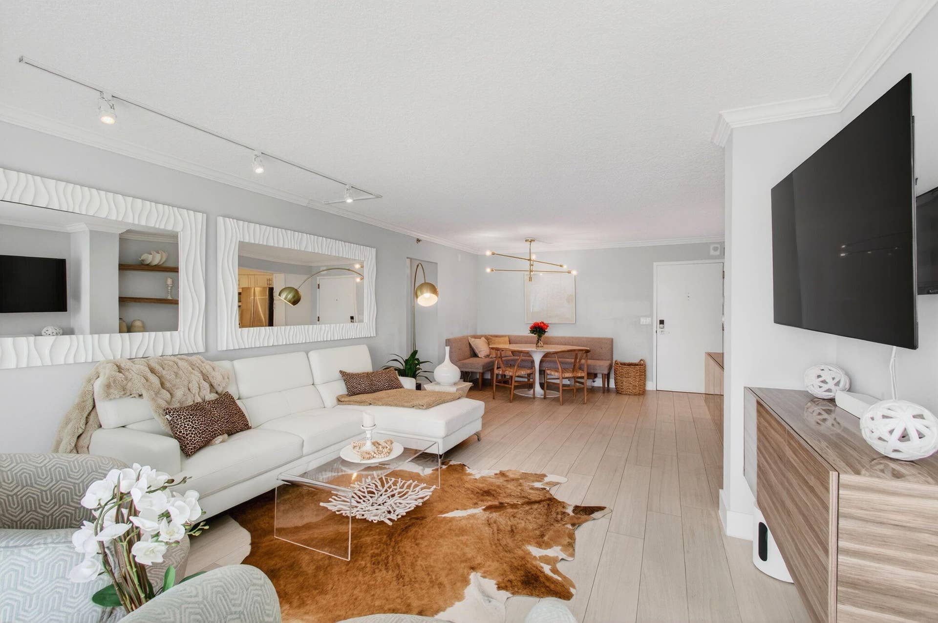 4511 S Ocean Boulevard, #403, Highland Beach, FL 33487 DINING/LIVING ROOM