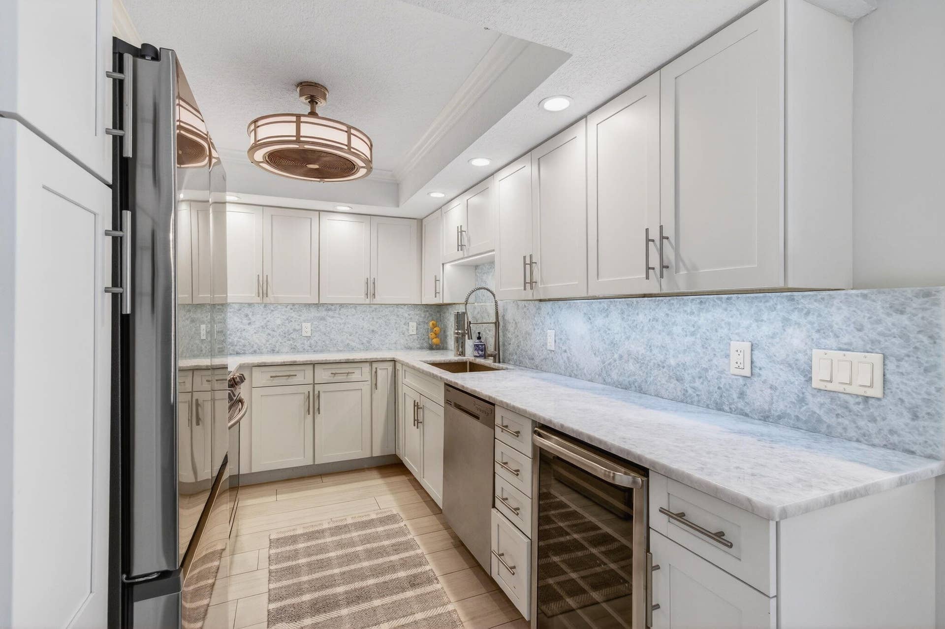 4511 S Ocean Boulevard, #403, Highland Beach, FL 33487 SERENE BLUE COLORS IN UPDATED KITCHEN