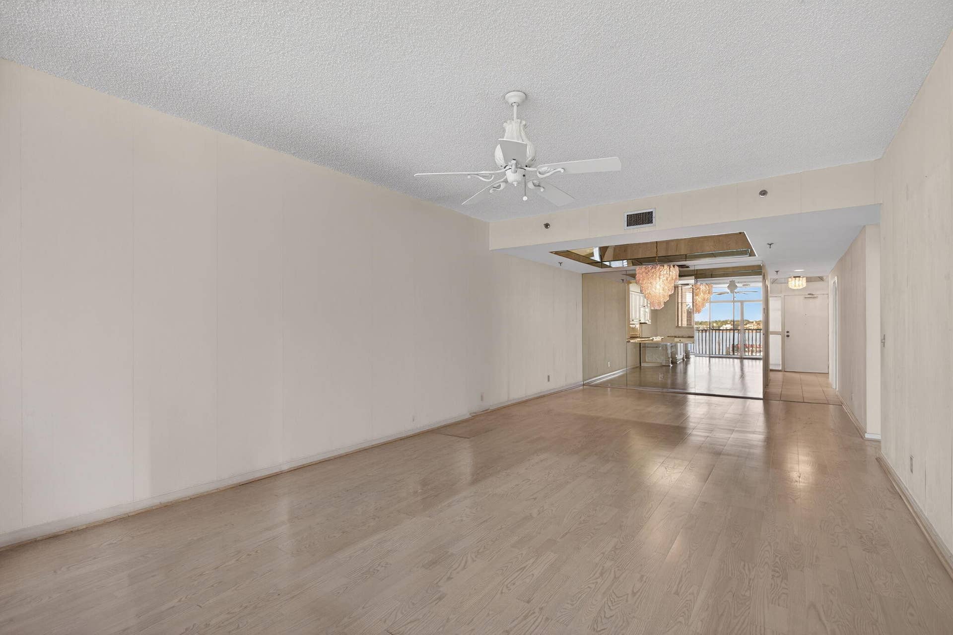 11390 TWELVE OAKS Way, #420, North Palm Beach, FL 33408 Living & Dining Rooms