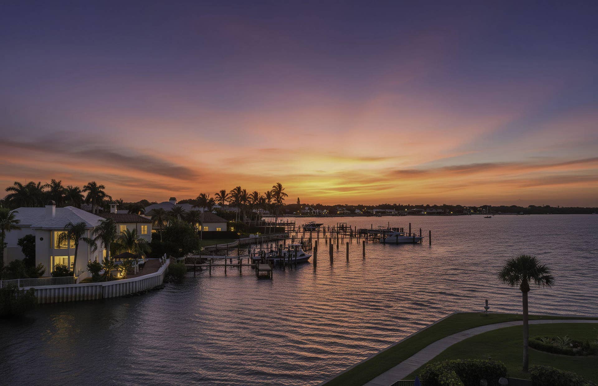 11390 TWELVE OAKS Way, #420, North Palm Beach, FL 33408 Wake to stunning sunrises!