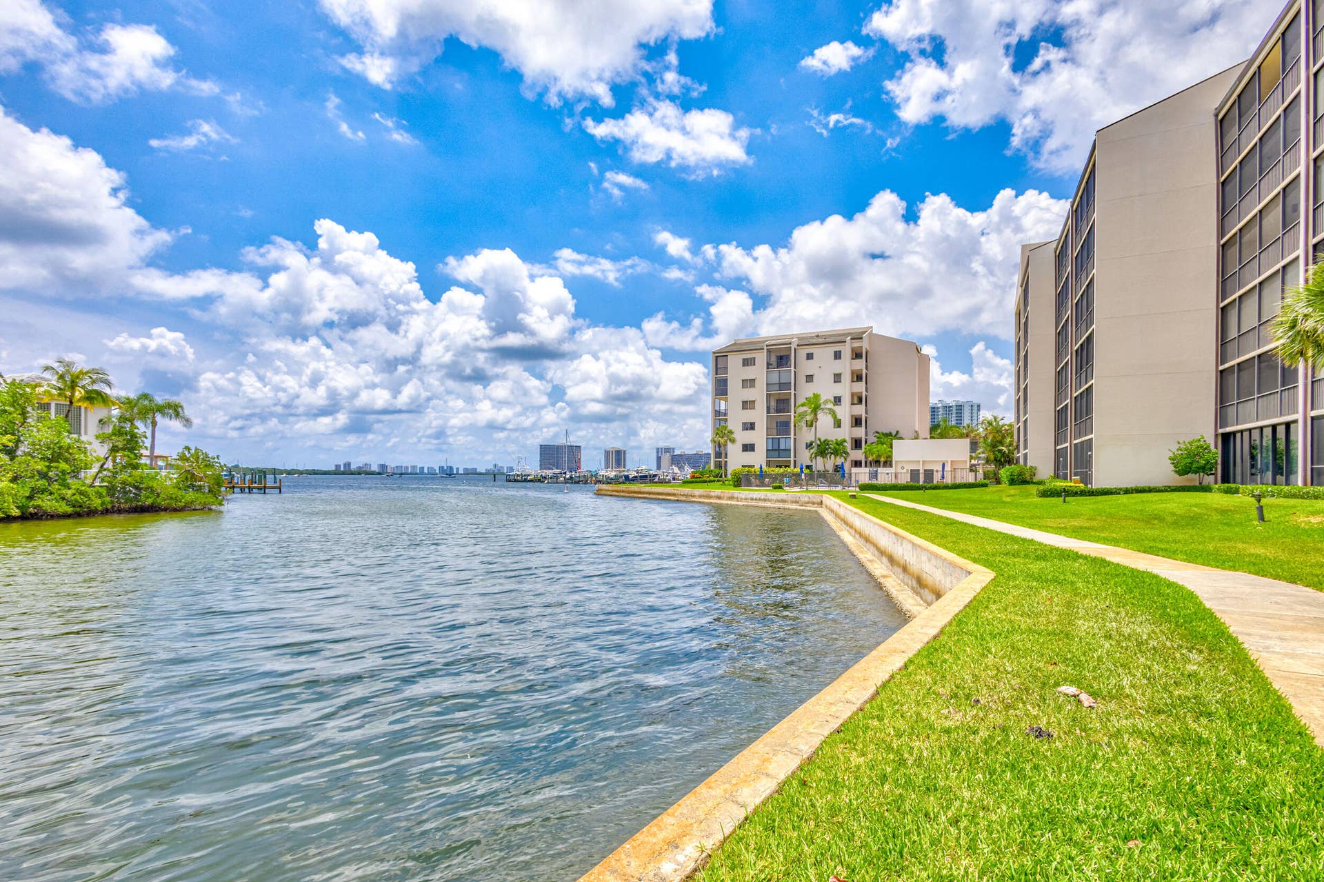 11390 TWELVE OAKS Way, #420, North Palm Beach, FL 33408 Walking Path along seawall