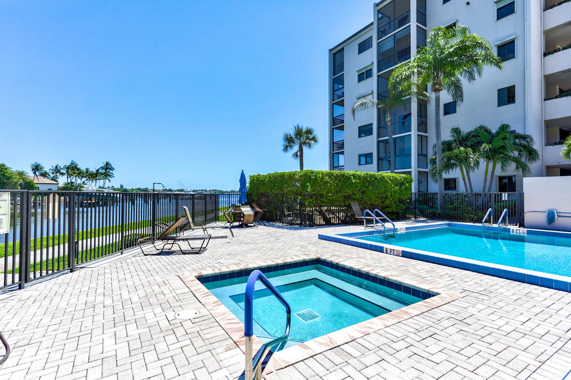 11390 TWELVE OAKS Way, #420, North Palm Beach, FL 33408 Community Pool