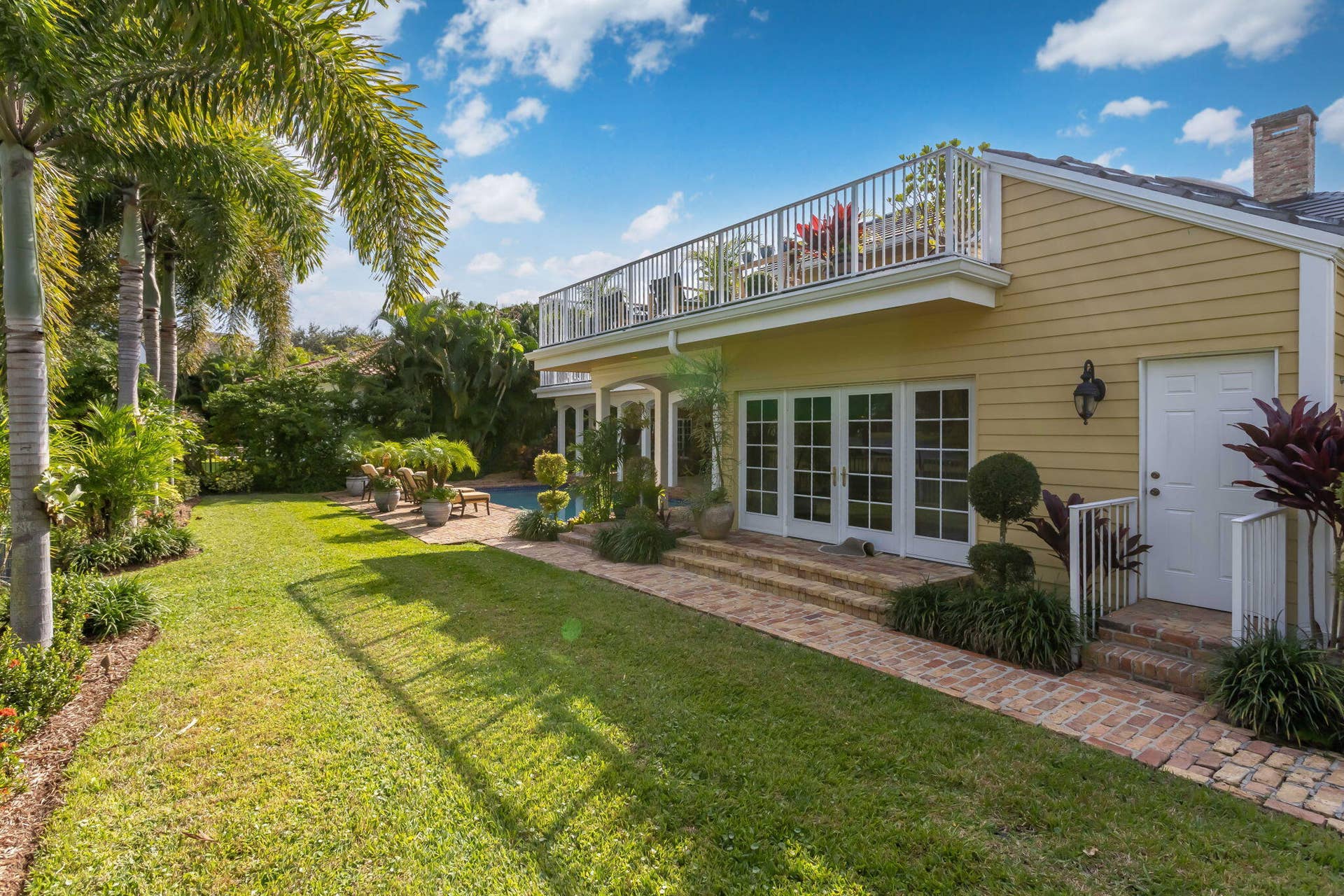 2883 Banyan Boulevard Circle NW, Boca Raton, FL 33431 Back entrances
