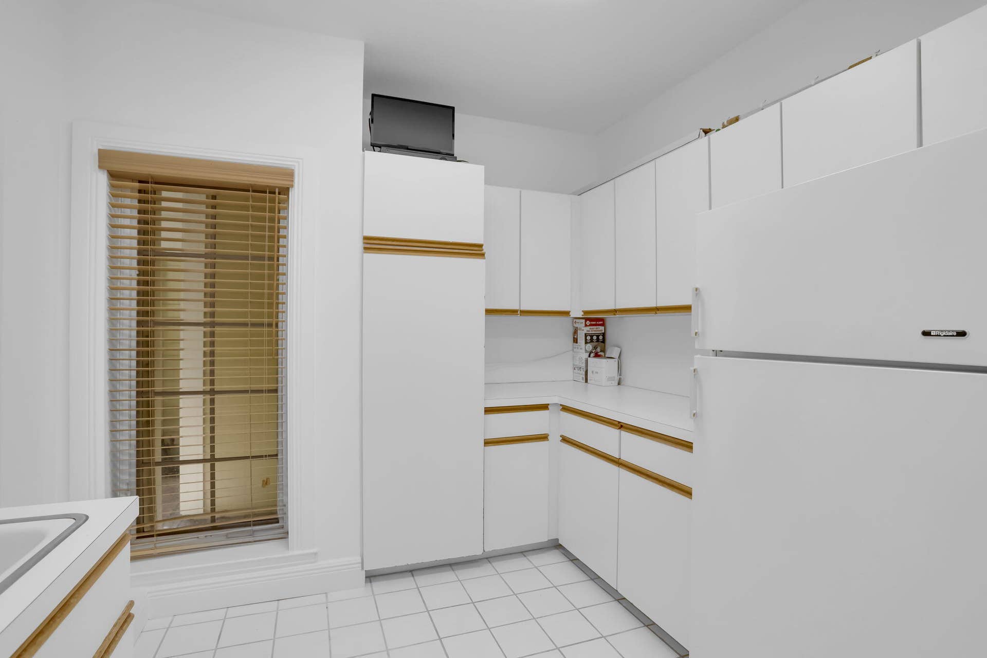 2883 Banyan Boulevard Circle NW, Boca Raton, FL 33431 Laundry area